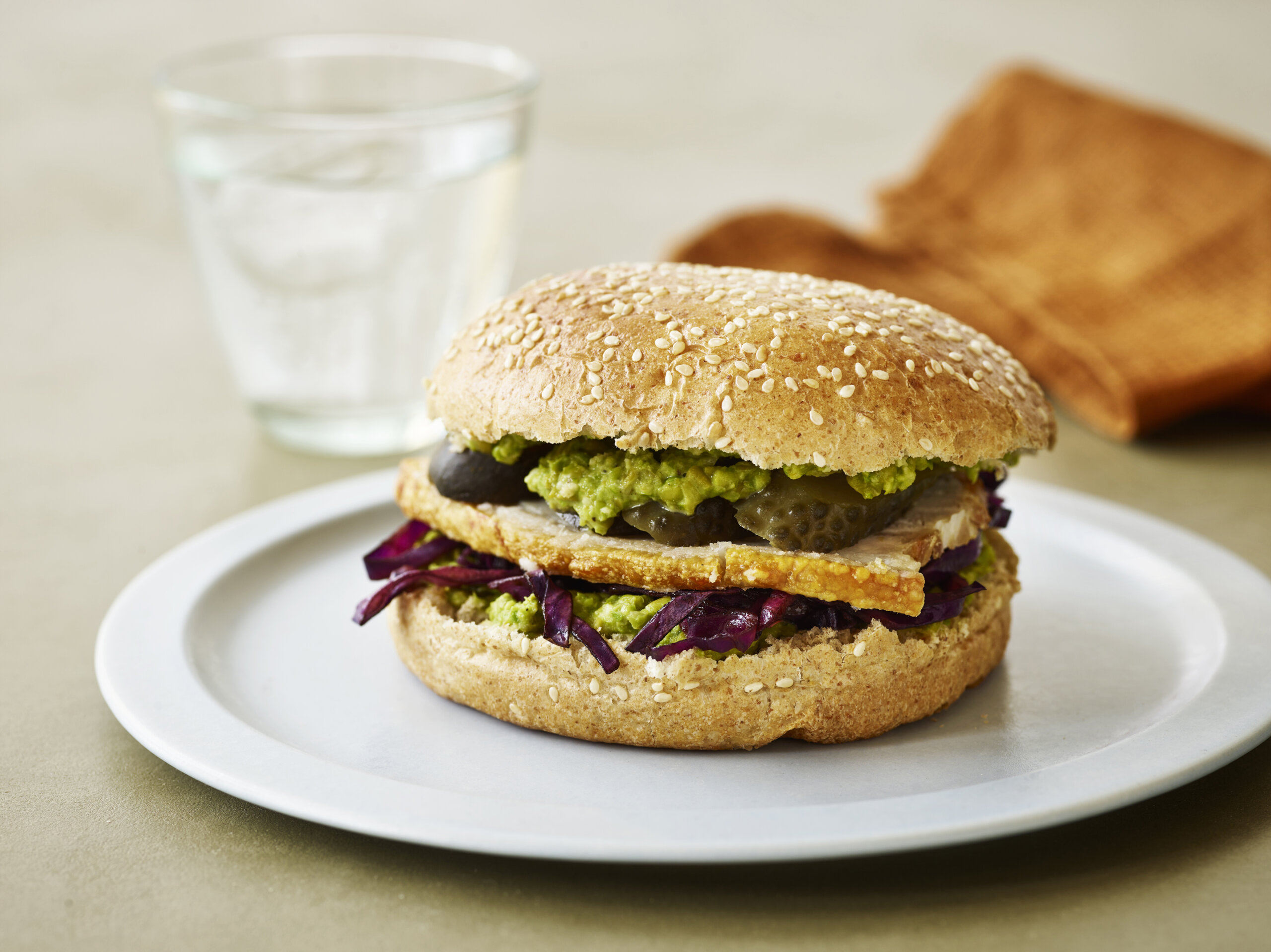 Den farverige flæskestegssandwich